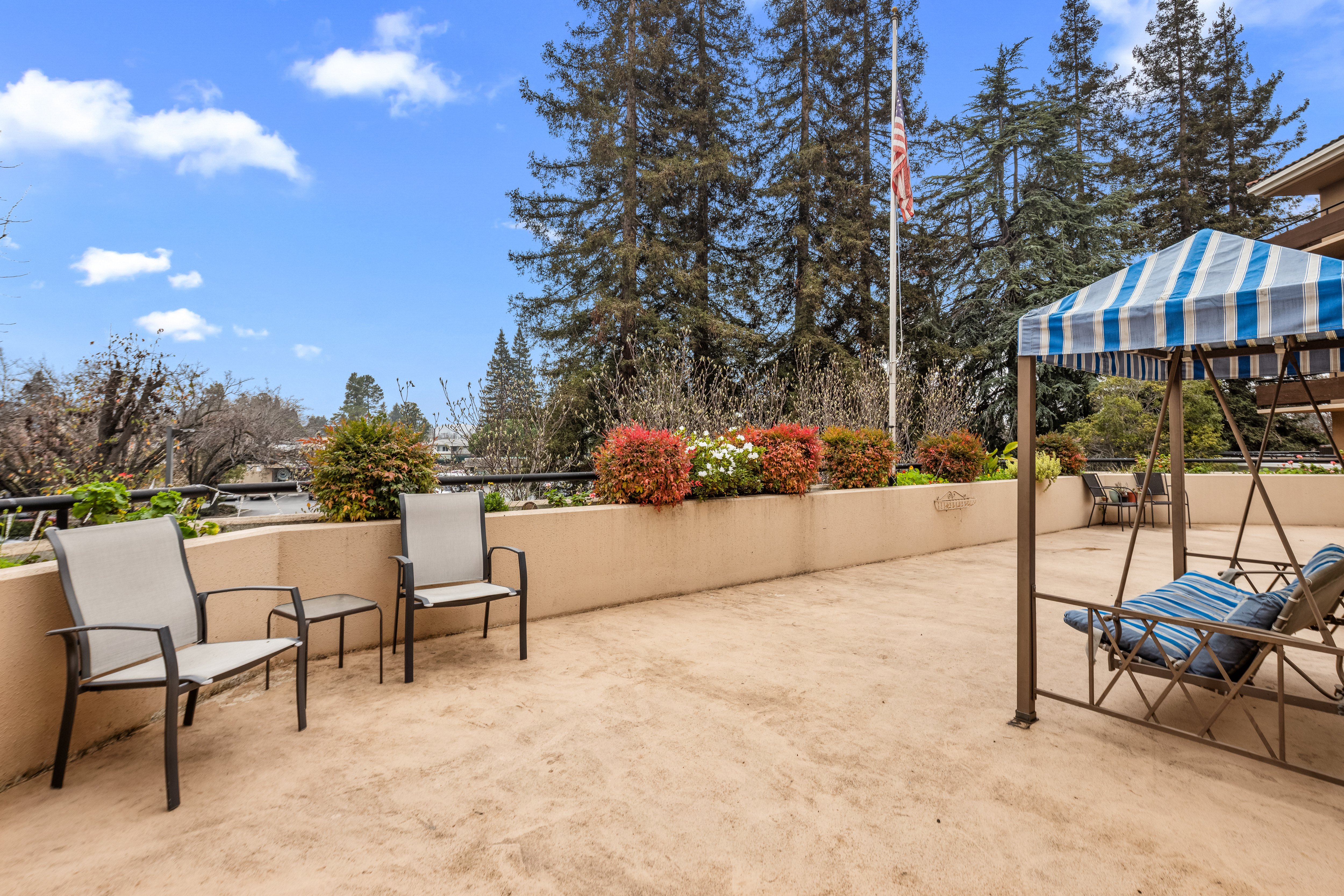 Marbella_Redwood_City_Exterior_Common_Area_42
