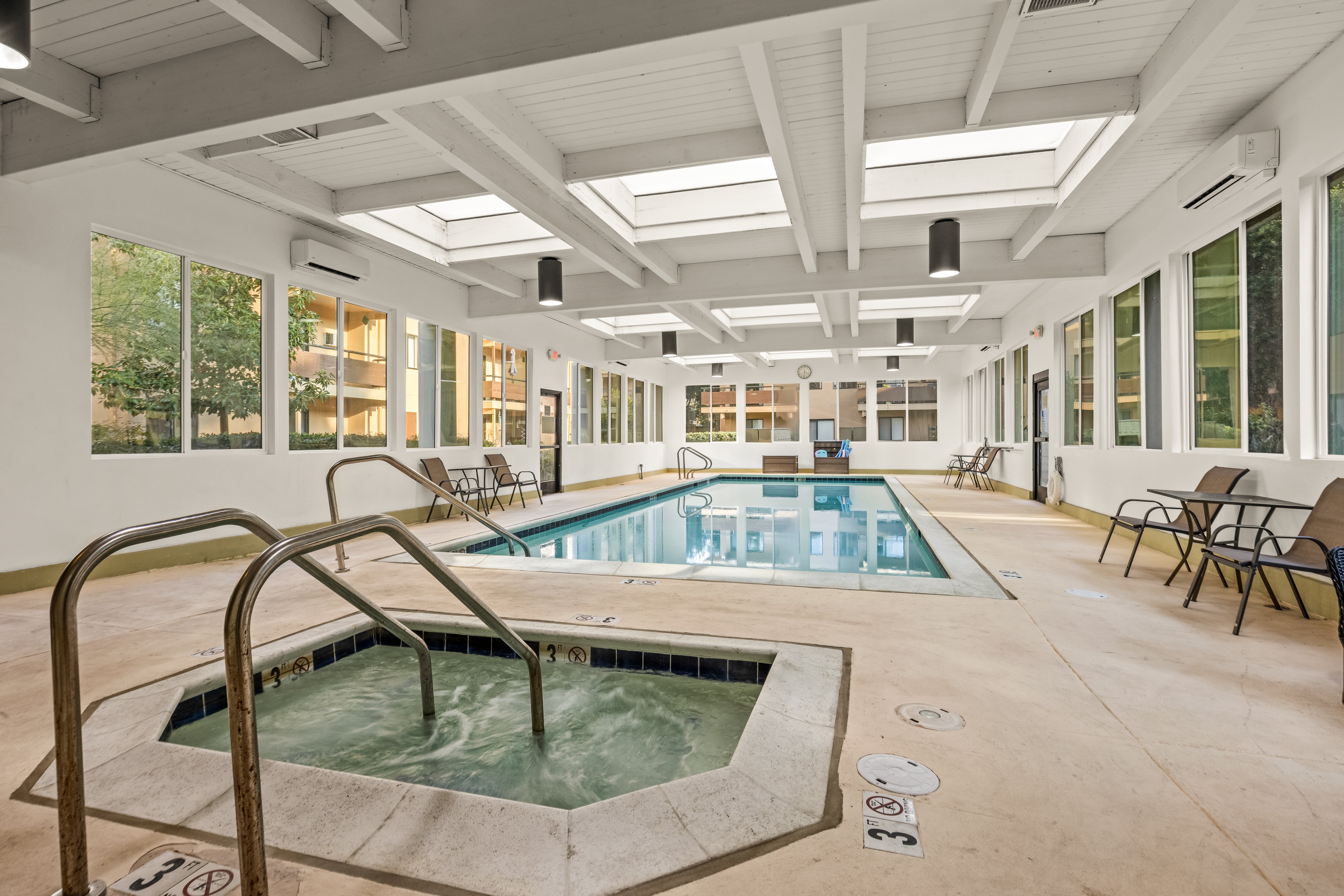 Marbella_Redwood_City_Interior_Amentities_24